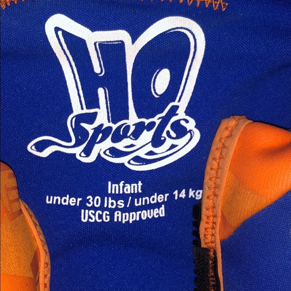 Infant life jacket - Picture 3 of 4